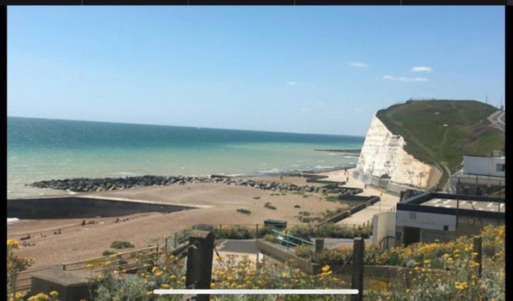 Beach, Hills, Food, Scenic Walks-The Kelp House. Peacehaven Exterior foto